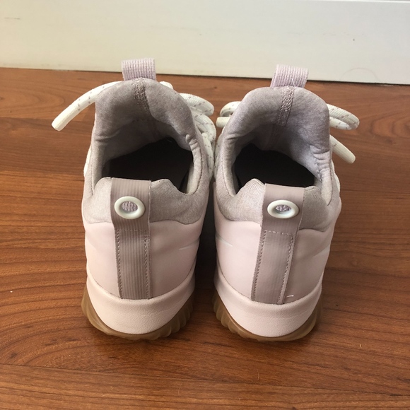 Lavender Nike City Loop - Picture 4 of 5